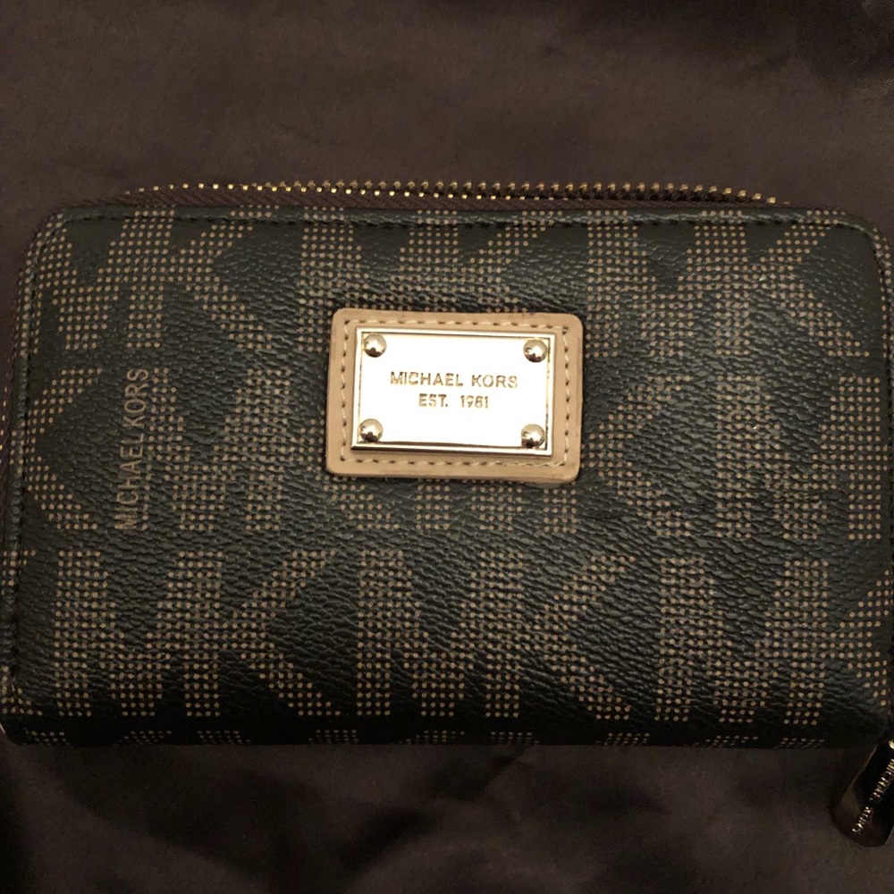 MK Wallet- fits iPhone 6